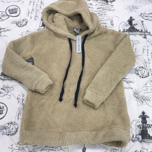 LOVE BY DESIGN Teddy Hoodie - Picture 2 of 6